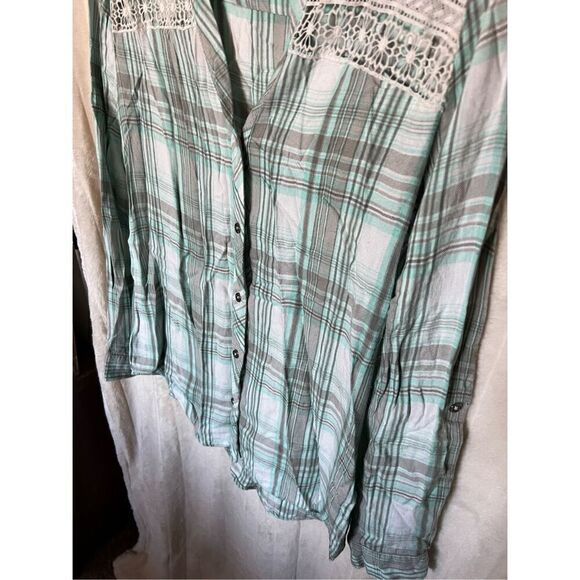 Vanity Plaid With Lace Button Up Woman’s Top Size Small - Picture 2 of 7